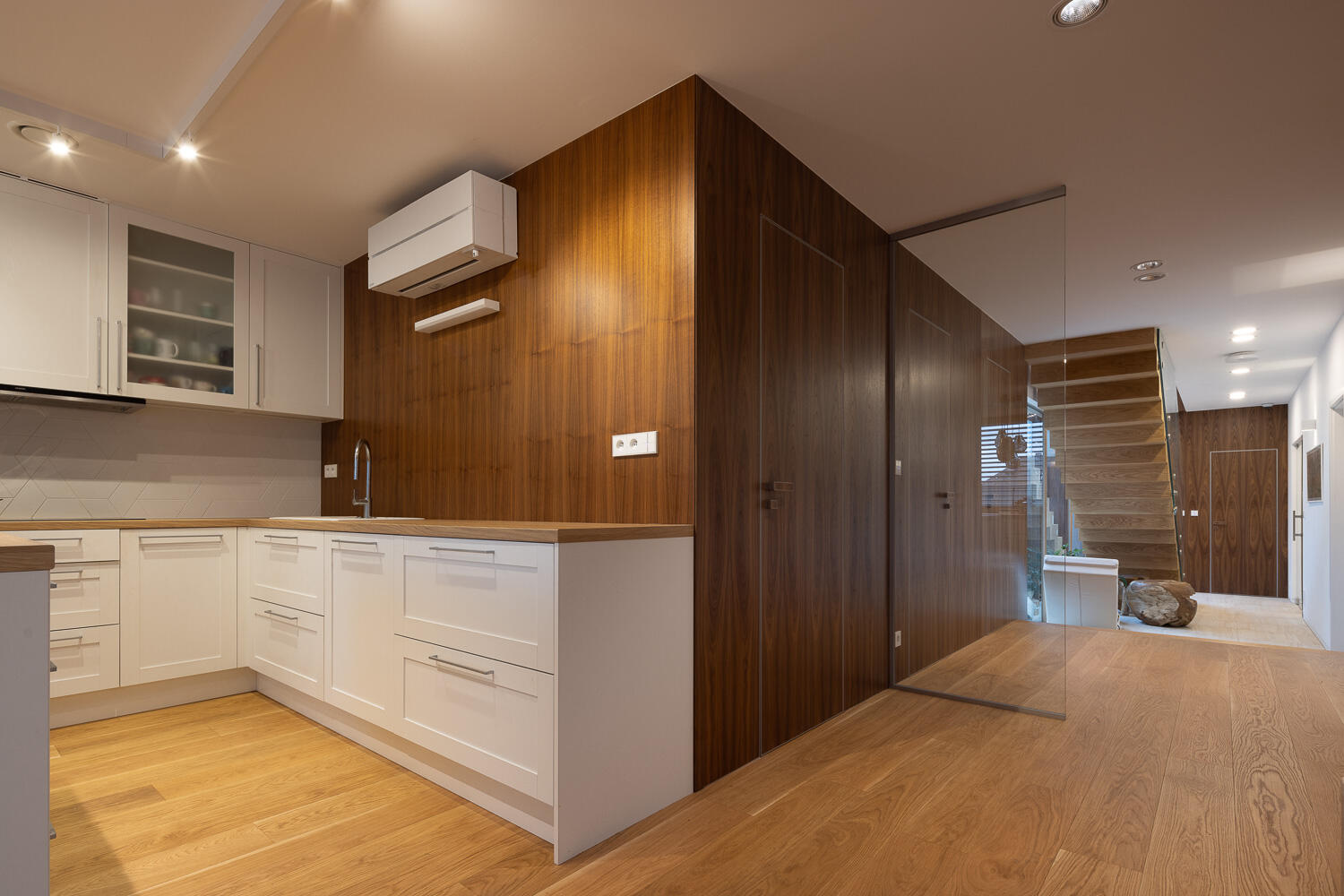 Облицовочная система Efekta и Master двери